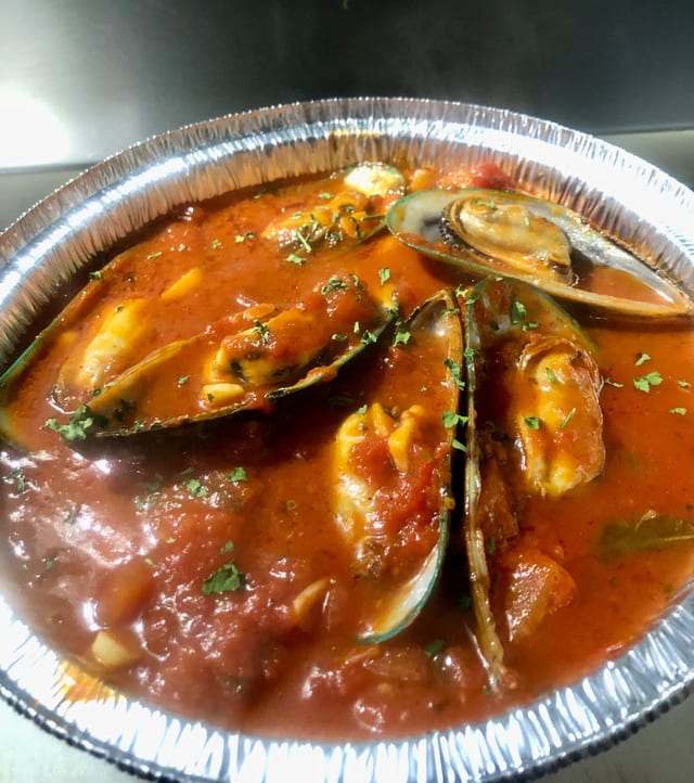 Mussels Marinara.