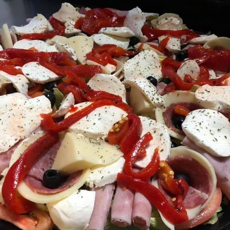 Fresh Antipasto Salad: A Delicious Italian Appetizer